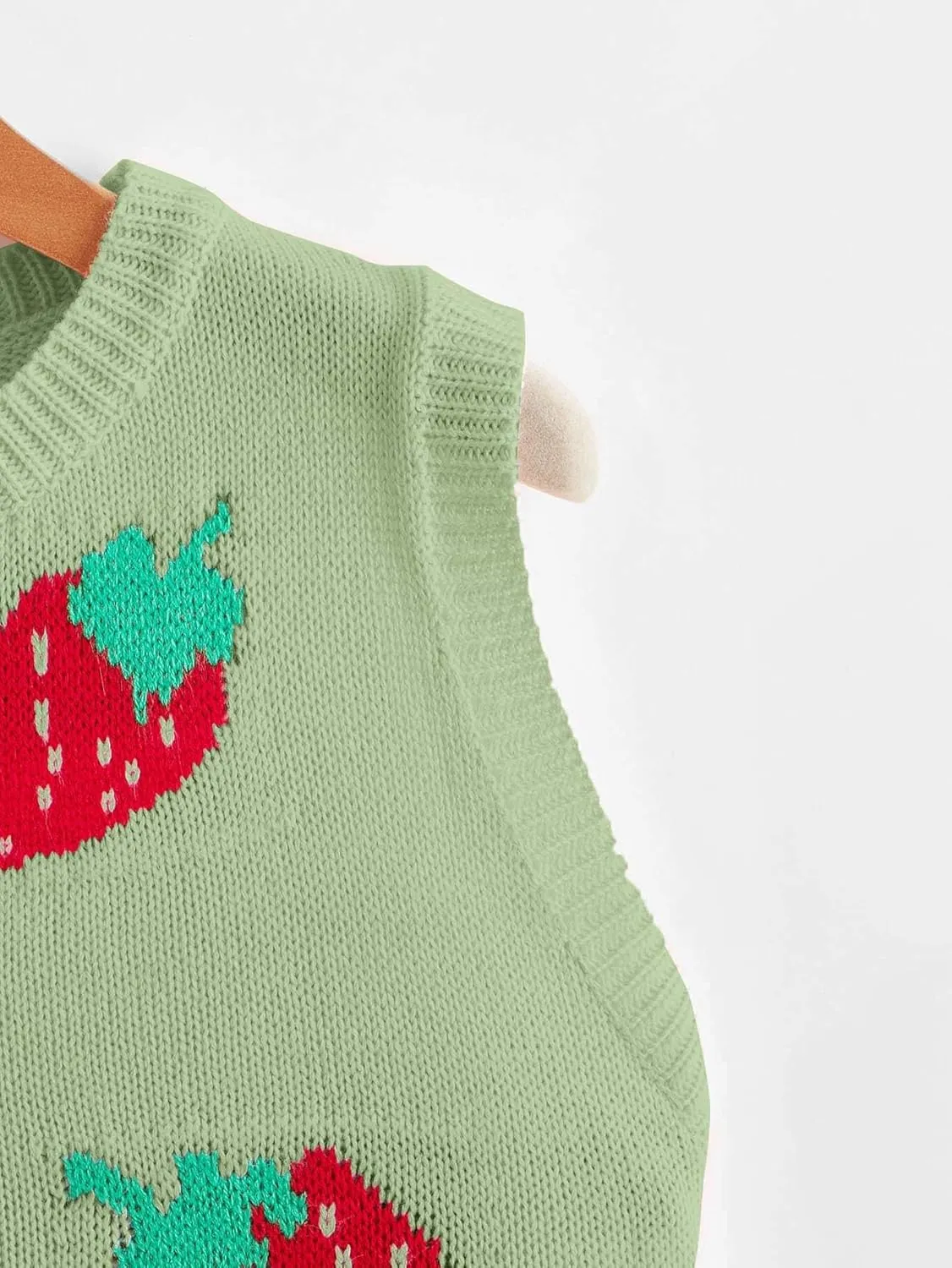Floerns Women's Sleeveless Round Neck Cute Strawberry Sweater Vest Crop Shirt Top